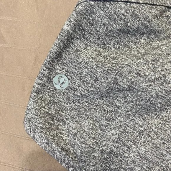 Lululemon Tracker Short V *4" Heather Lux Multi Black size 4 - Picture 7 of 9